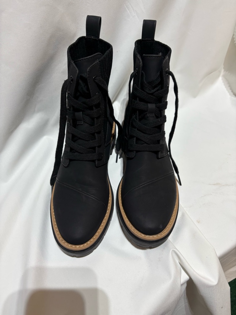 Black Lace-Up Toms Combat Boots with Contrast Trim - Women 8